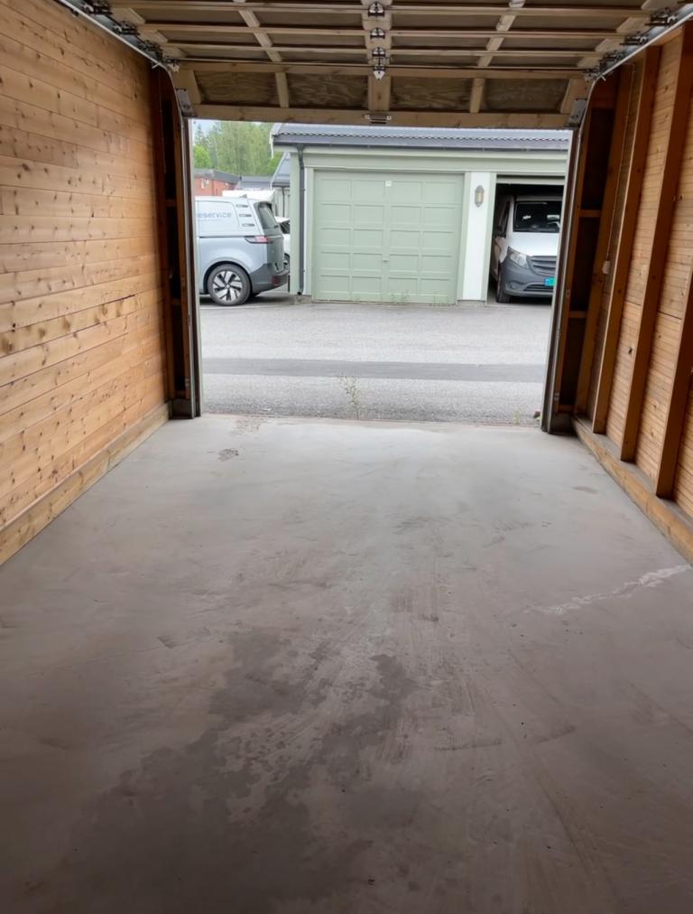 Innside av garasje